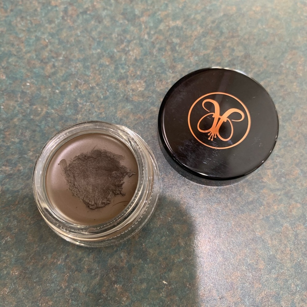 Anastasia Beverly Hills Dipbrow